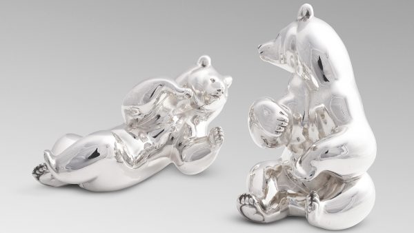 Picture of a silver sculpture representing a bear made by artist Michel Bassompierre, currently on show at Galerie Montmartre, Paris, France
