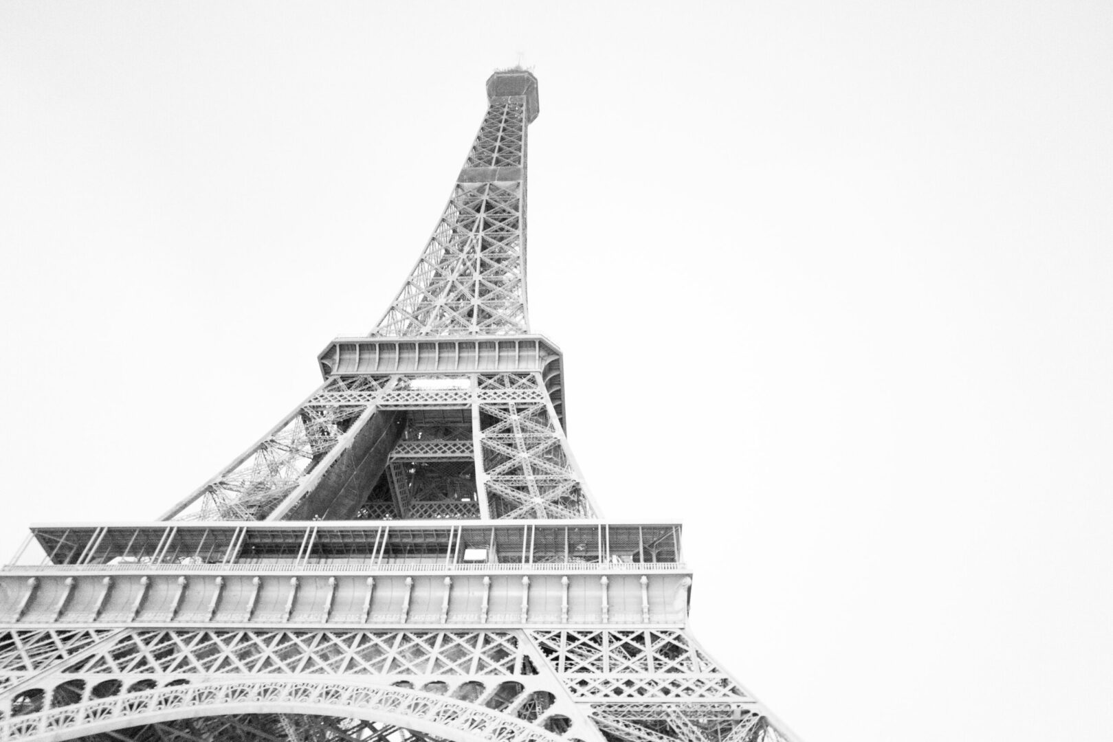 Photographie Noir et Blanc de la Tour Eiffel à Paris