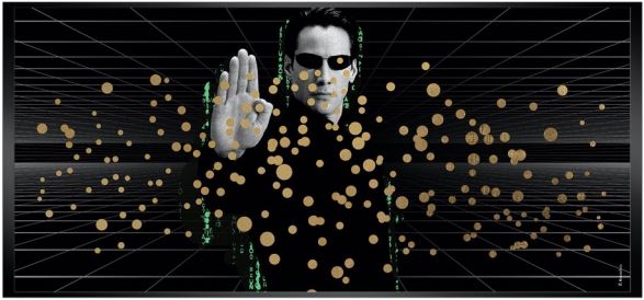 Cette image représente l'œuvre cinétique de l'artiste Patrick Rubinstein, intitulée Matrix. Cette pièce unique en trois facette est inspirée du film Matrix. Elle mesure 52x112 cm et est exposée à la Galerie Montmartre à Paris, France.